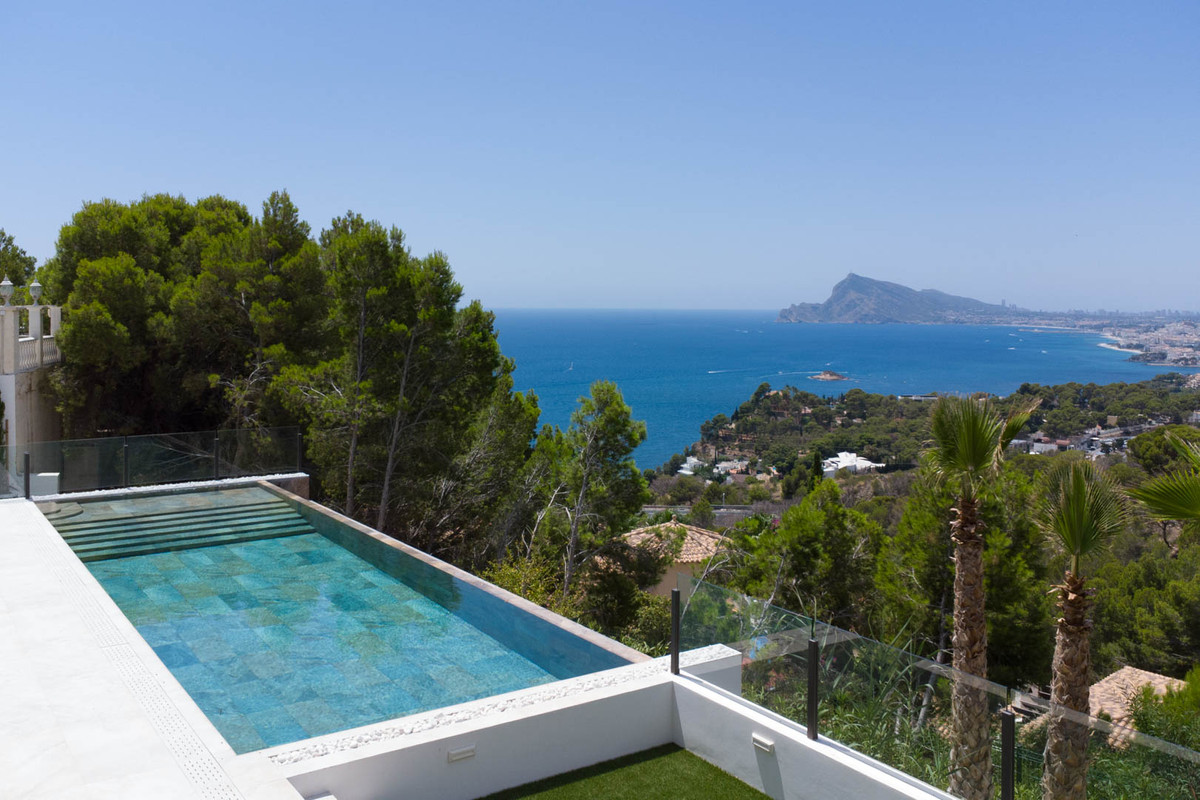 House – Detached Villa in Altea