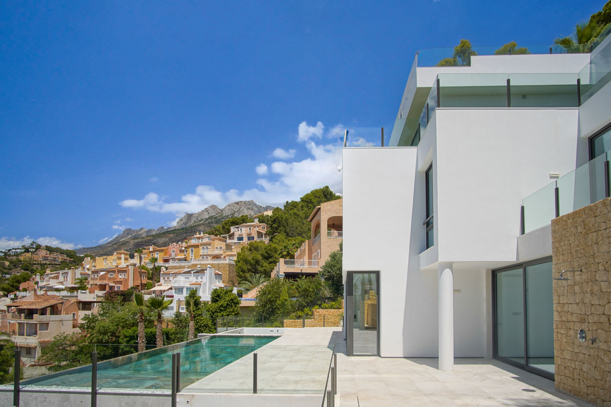 House – Detached Villa in Altea