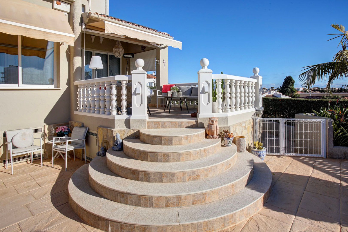 House – Detached Villa in Calpe