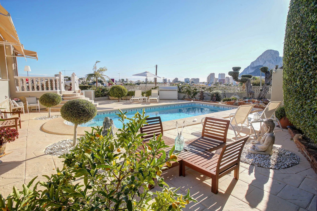 House – Detached Villa in Calpe