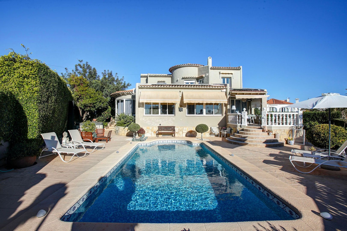 House – Detached Villa in Calpe