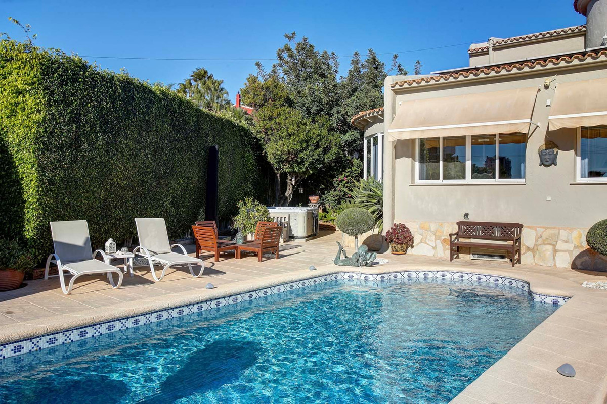 House – Detached Villa in Calpe