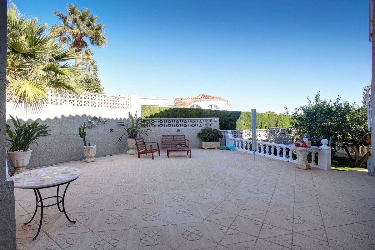 House – Detached Villa in Calpe