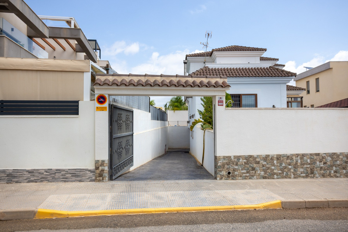 House – Detached Villa in Los Montesinos
