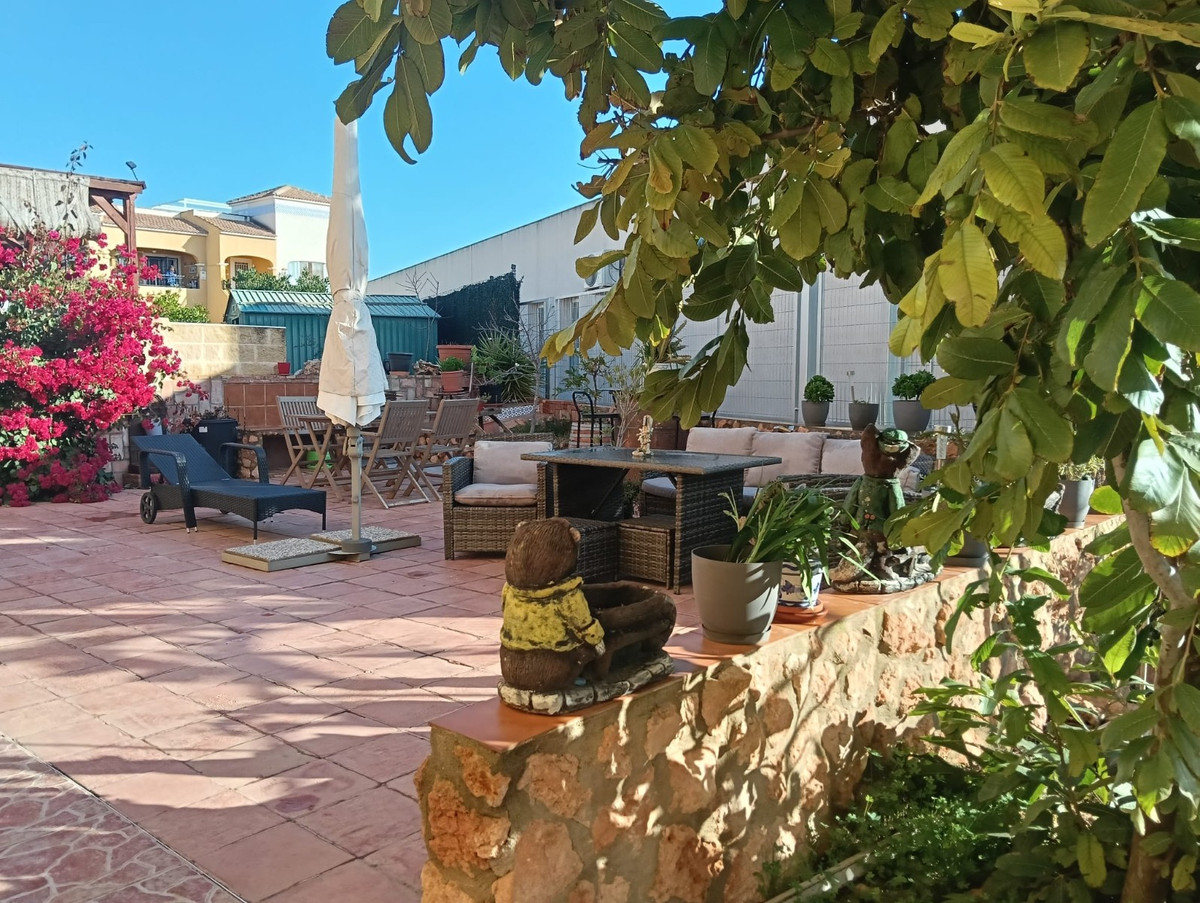 Apartment – Ground Floor Apartment in Los Montesinos