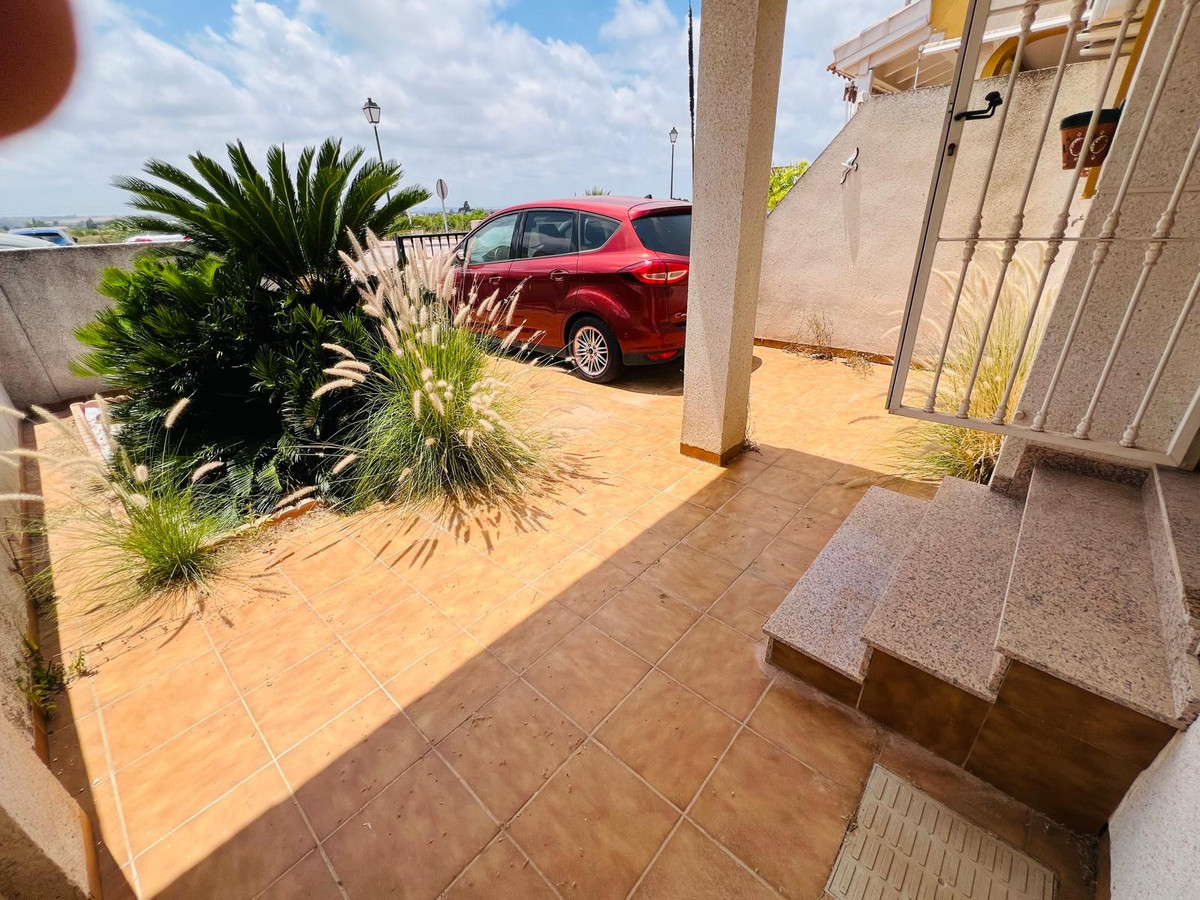 House – Townhouse in Daya Nueva