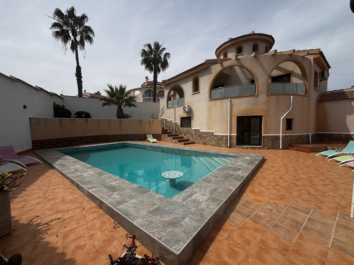 House – Detached Villa in Rojales
