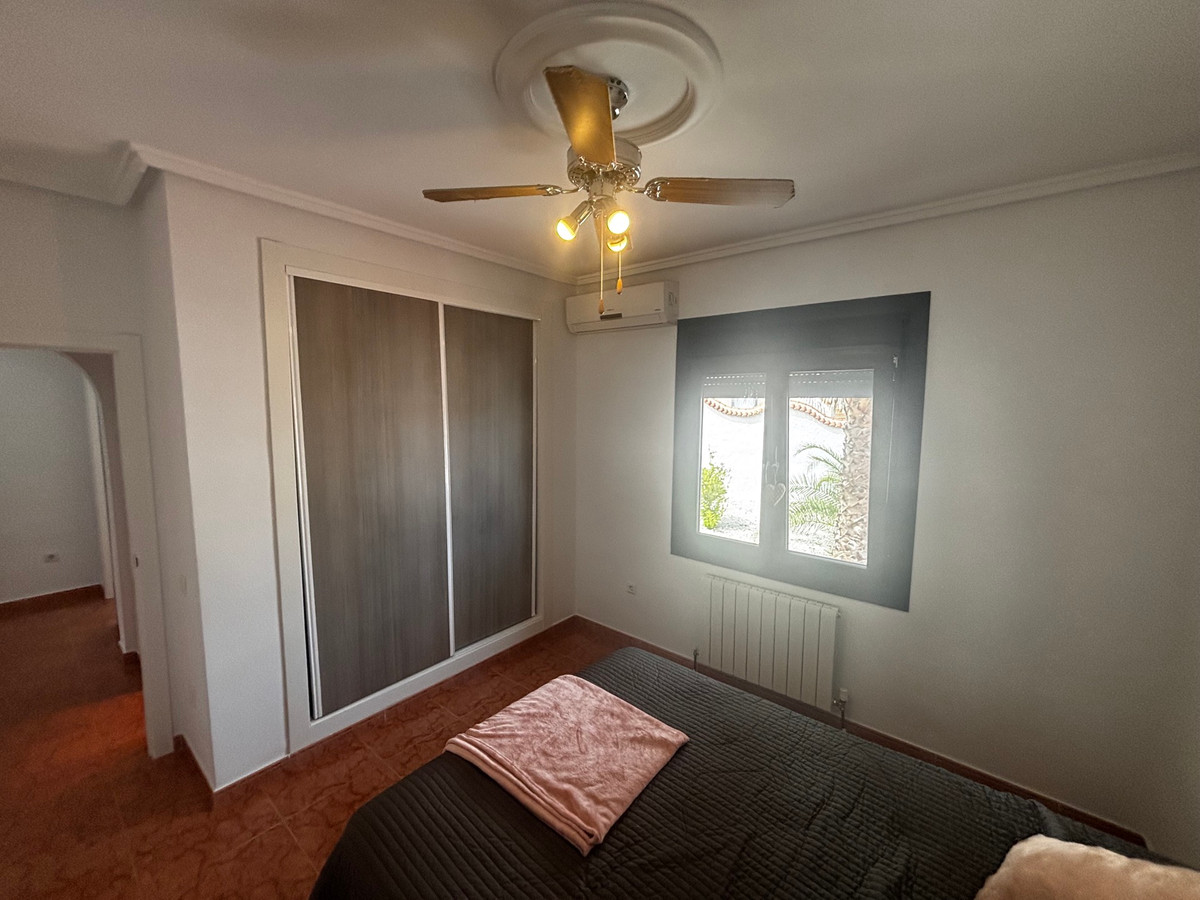 House – Detached Villa in Rojales