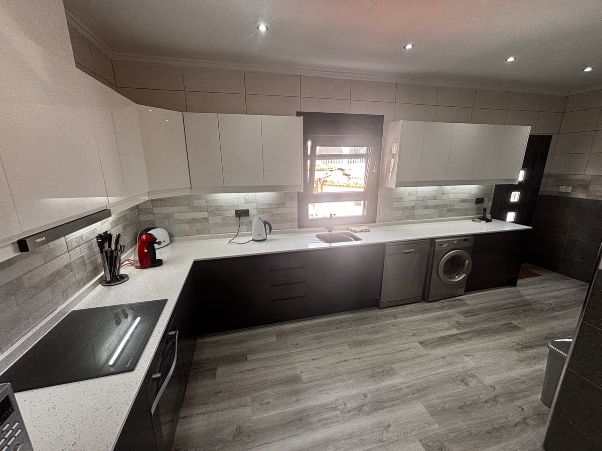 House – Detached Villa in Rojales
