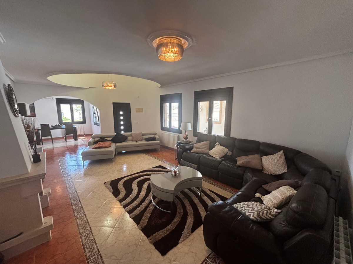 House – Detached Villa in Rojales