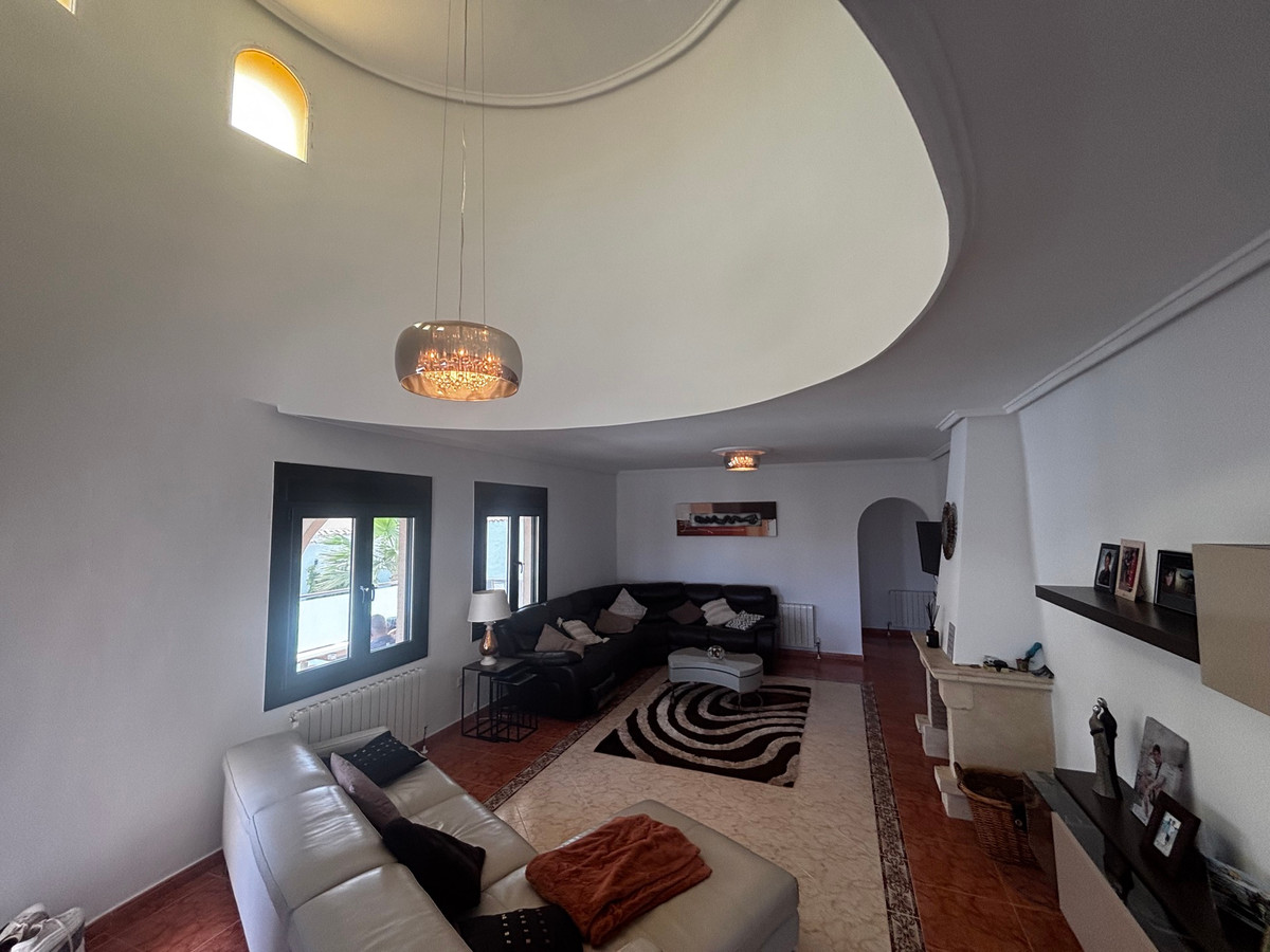 House – Detached Villa in Rojales