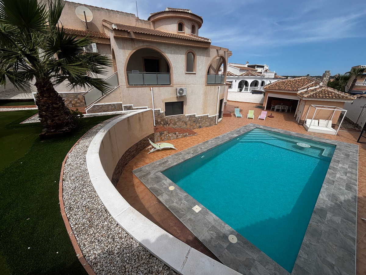 House – Detached Villa in Rojales