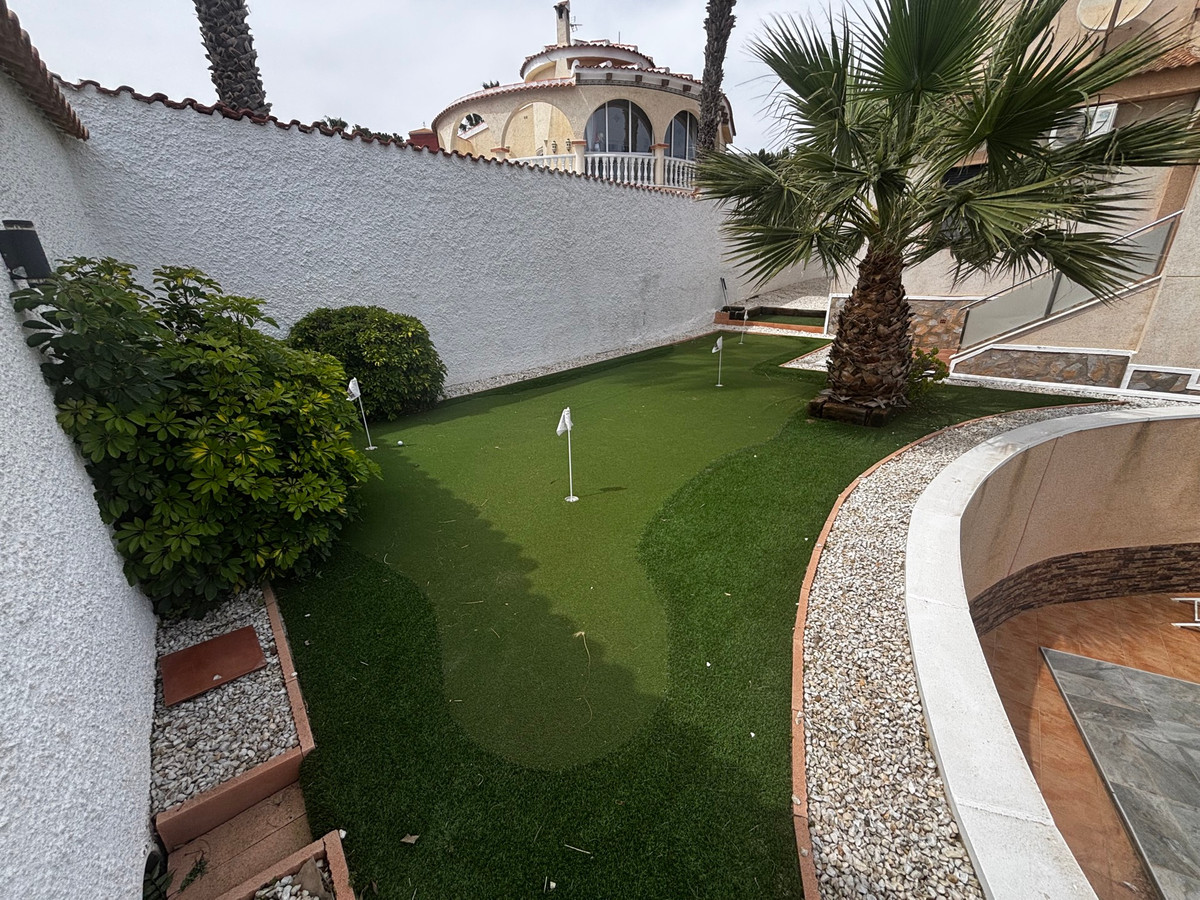 House – Detached Villa in Rojales