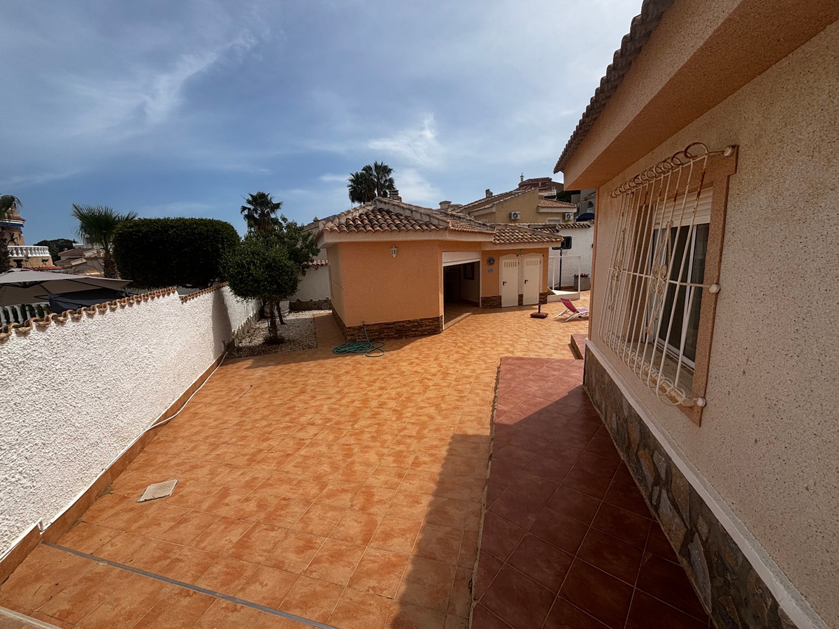 House – Detached Villa in Rojales
