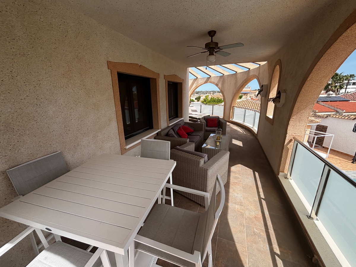 House – Detached Villa in Rojales