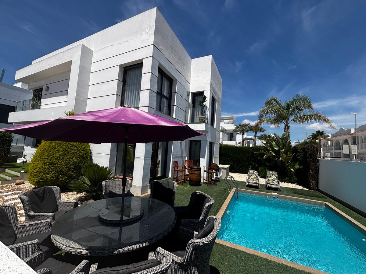 ShowFeedImage House – Detached Villa in Rojales