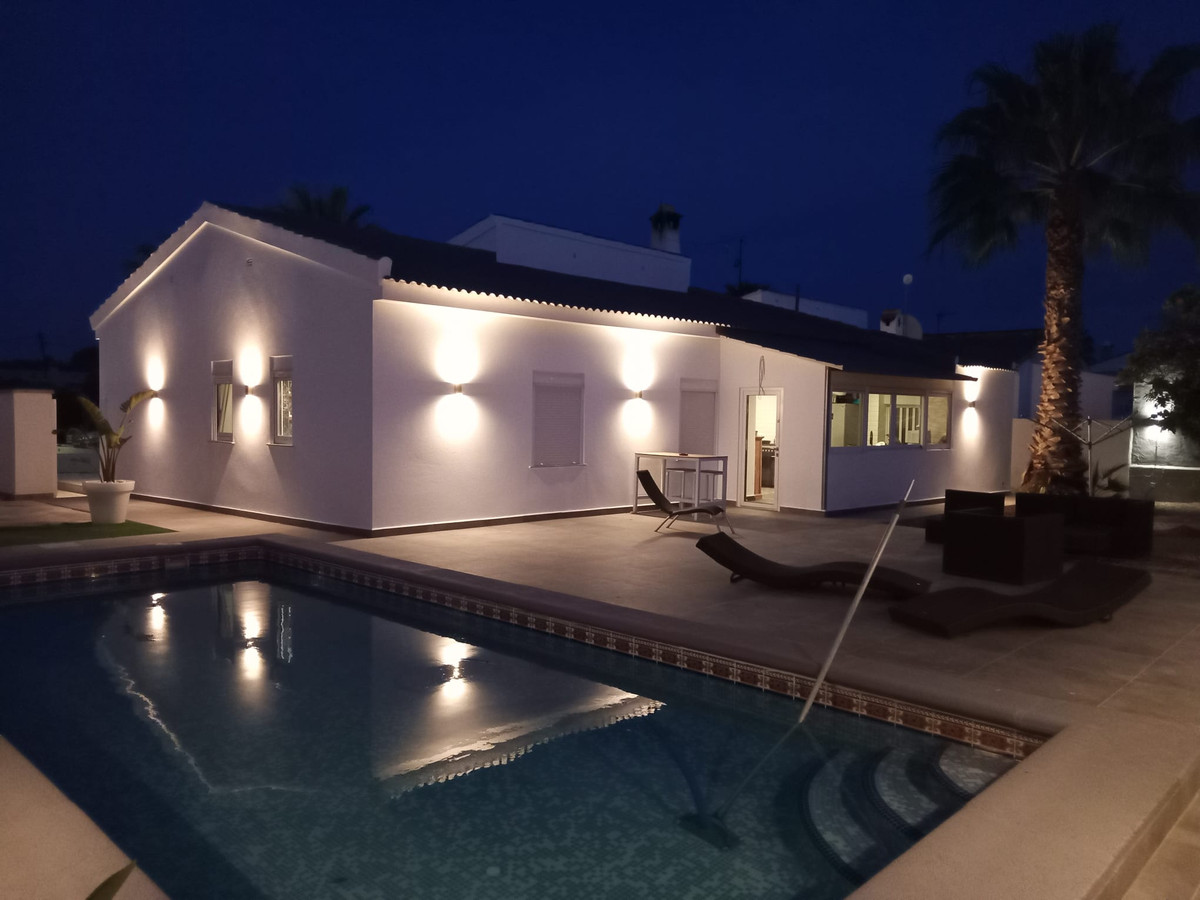 ShowFeedImage House – Detached Villa in Orihuela