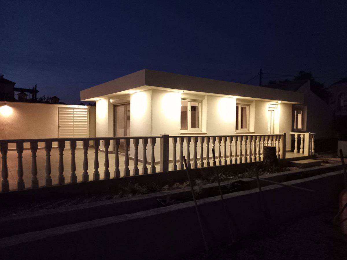 ShowFeedImage House – Detached Villa in Orihuela