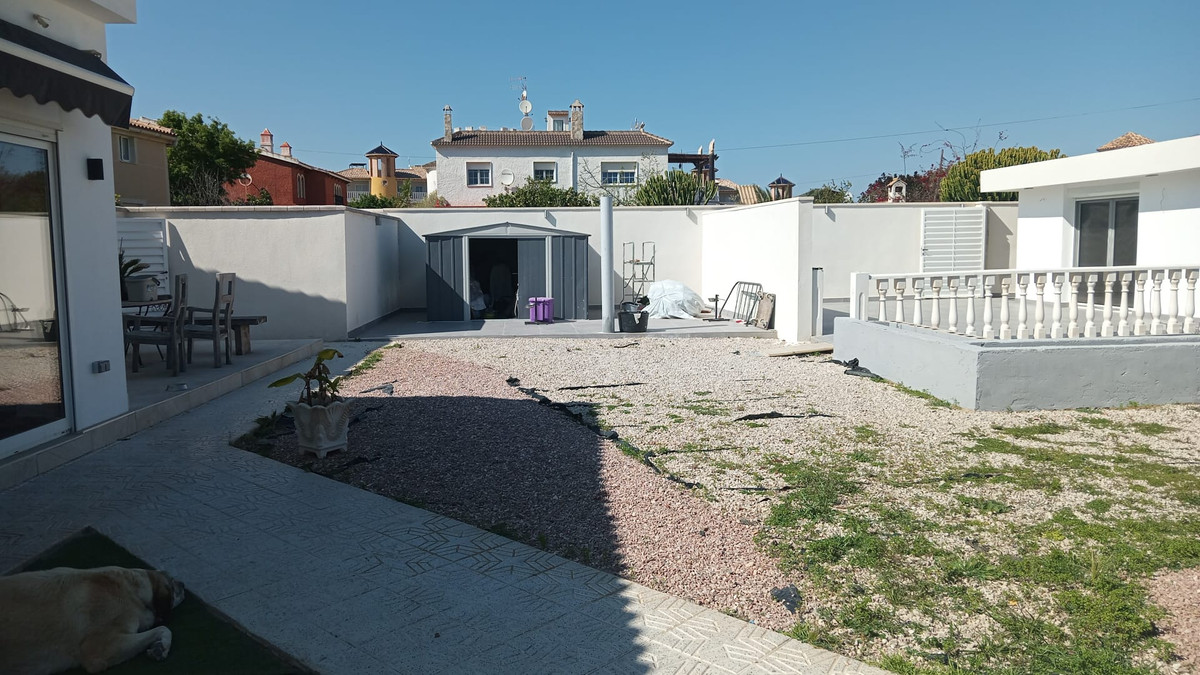 ShowFeedImage House – Detached Villa in Orihuela