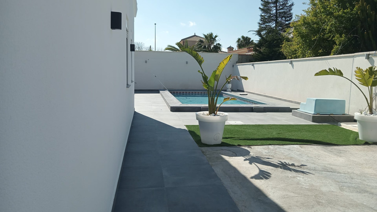 ShowFeedImage House – Detached Villa in Orihuela