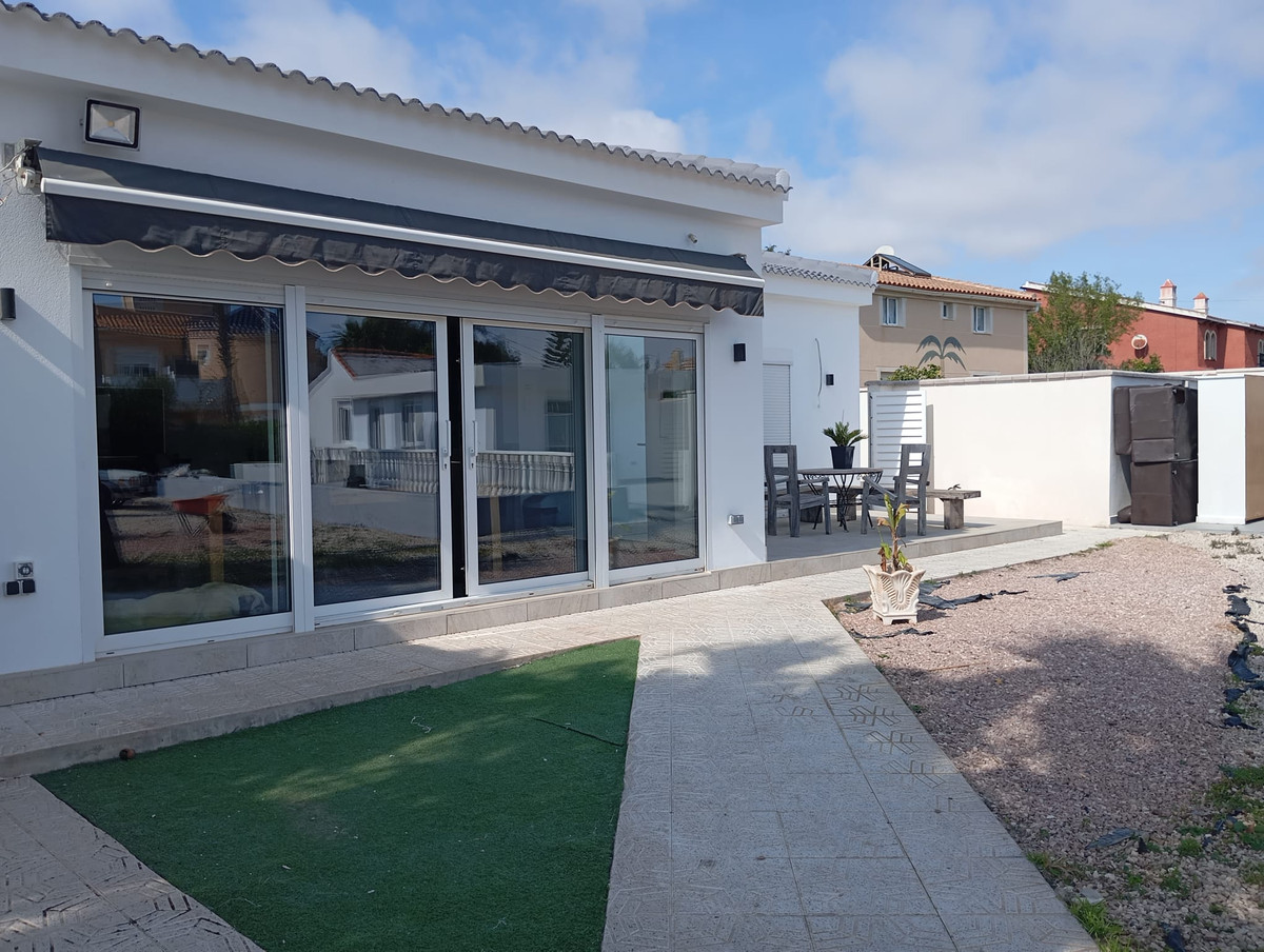 ShowFeedImage House – Detached Villa in Orihuela