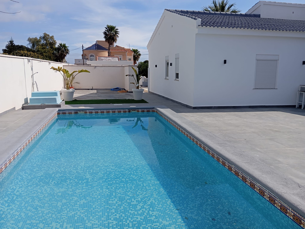 ShowFeedImage House – Detached Villa in Orihuela