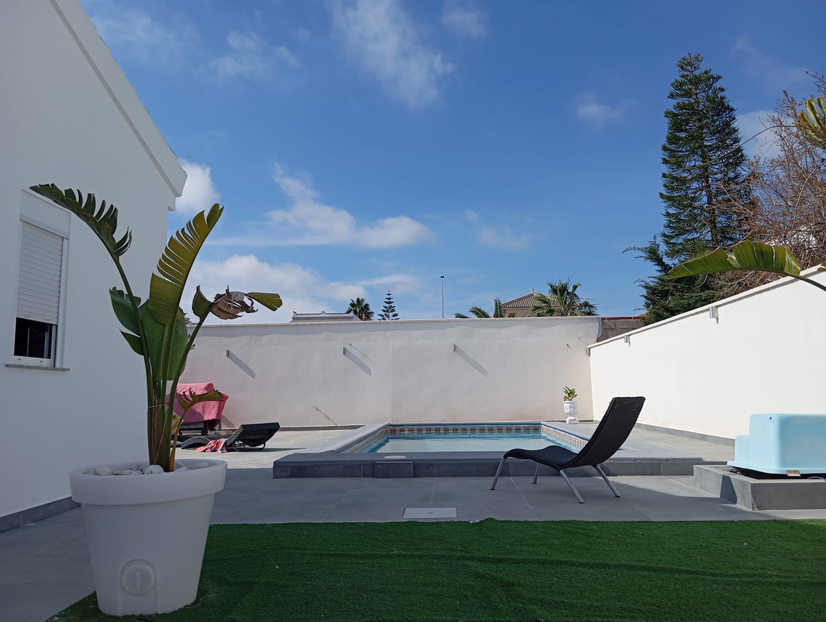 ShowFeedImage House – Detached Villa in Orihuela