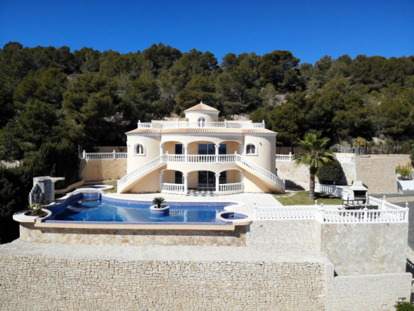 House – Detached Villa in Calpe
