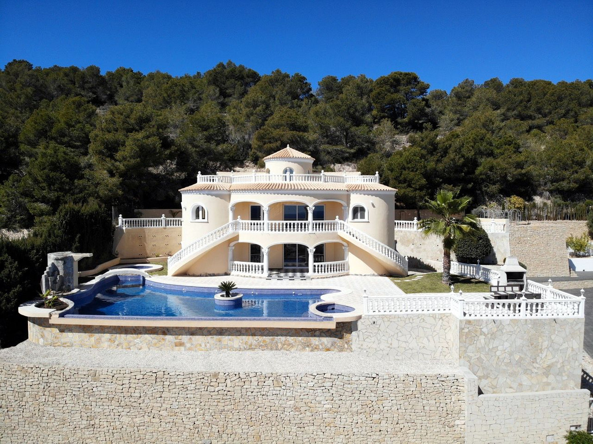 ShowFeedImage House – Detached Villa in Calpe