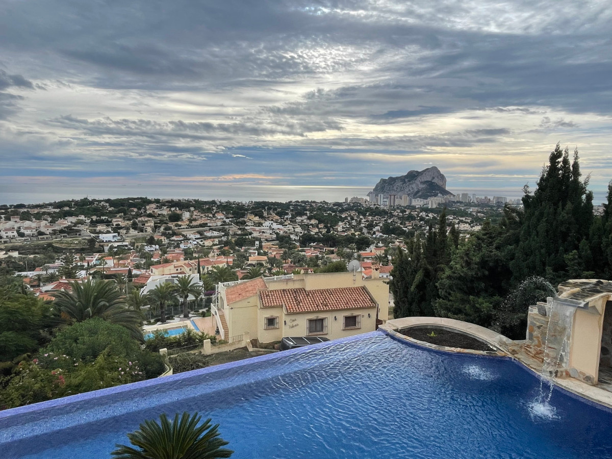 ShowFeedImage House – Detached Villa in Calpe