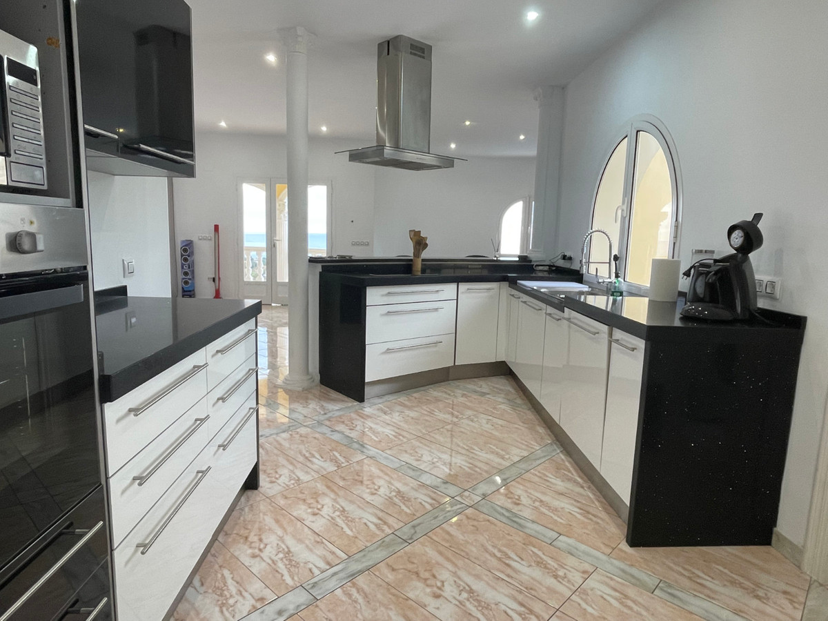 ShowFeedImage House – Detached Villa in Calpe