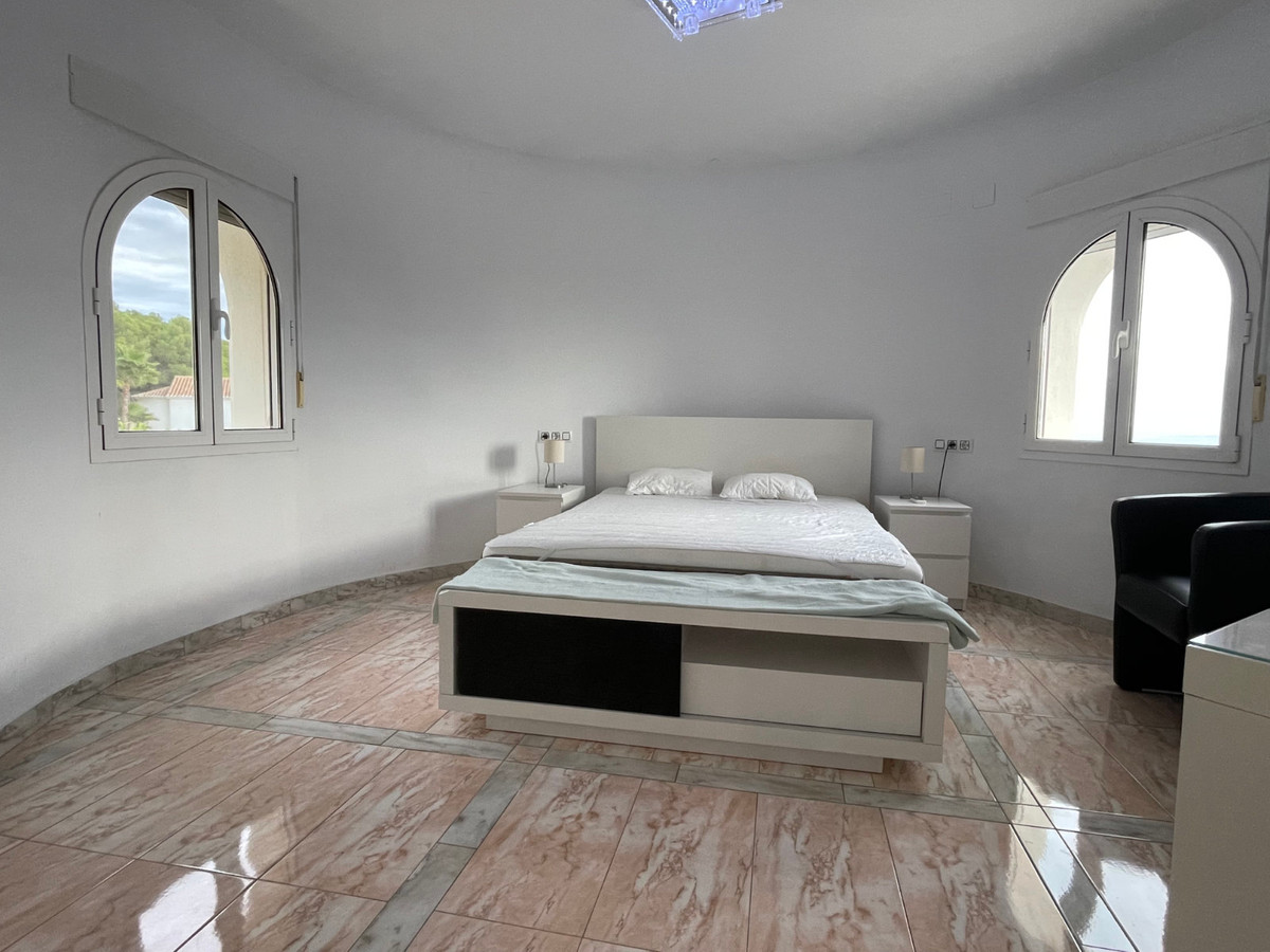 ShowFeedImage House – Detached Villa in Calpe