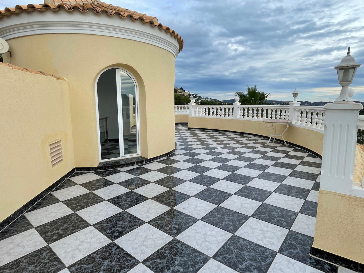 ShowFeedImage House – Detached Villa in Calpe