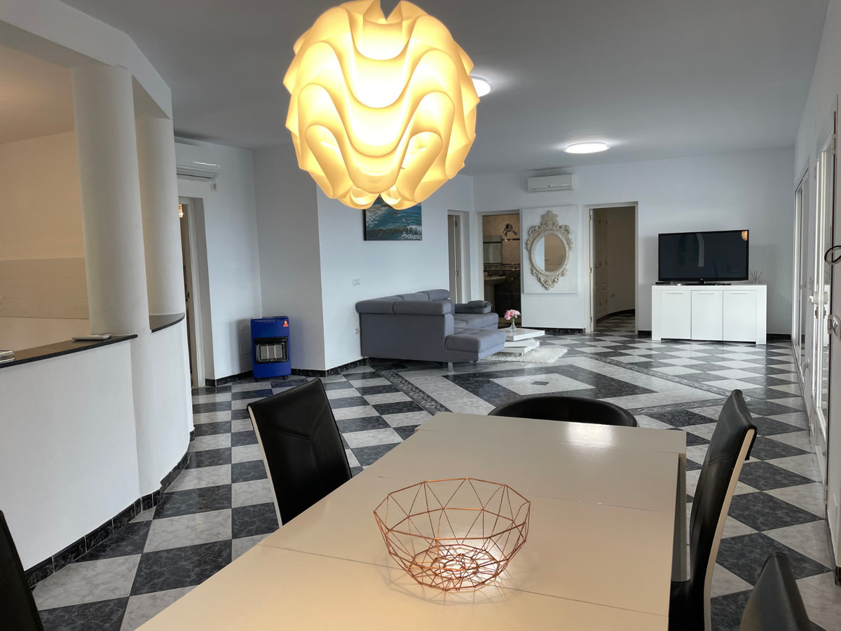 ShowFeedImage House – Detached Villa in Calpe