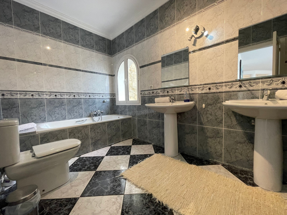 ShowFeedImage House – Detached Villa in Calpe