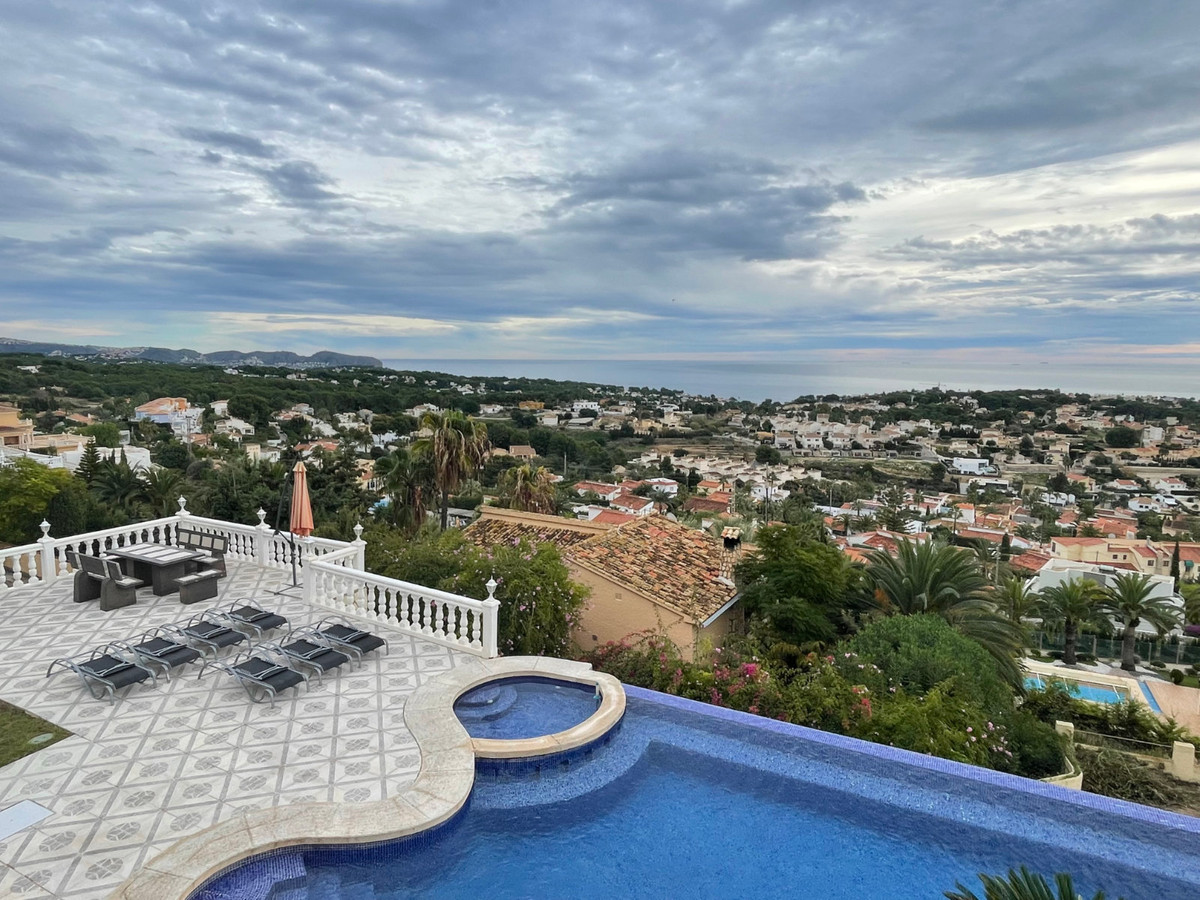 ShowFeedImage House – Detached Villa in Calpe