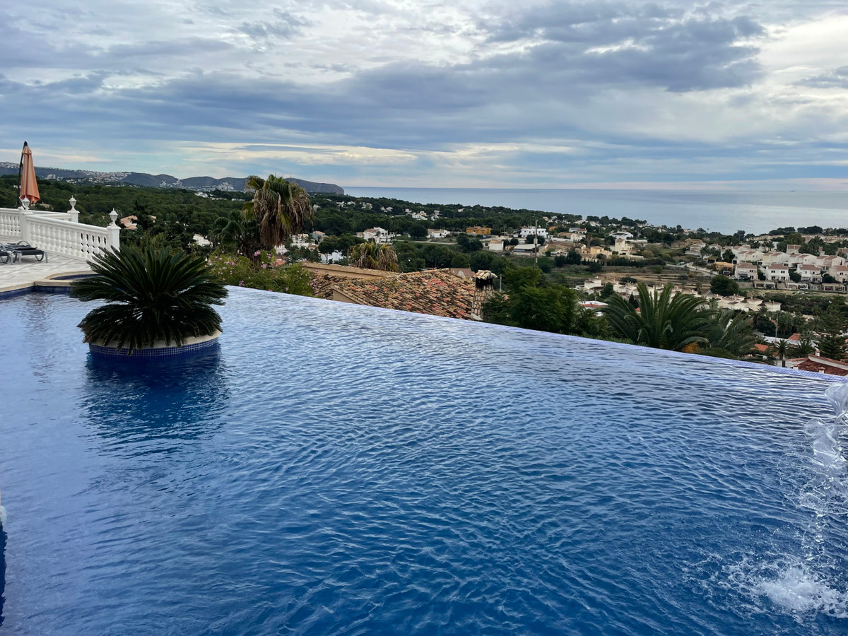 ShowFeedImage House – Detached Villa in Calpe