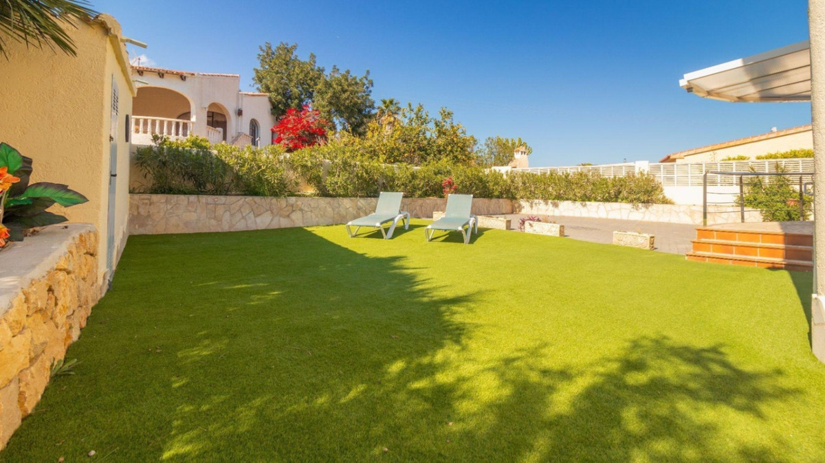 ShowFeedImage House – Detached Villa in Calpe