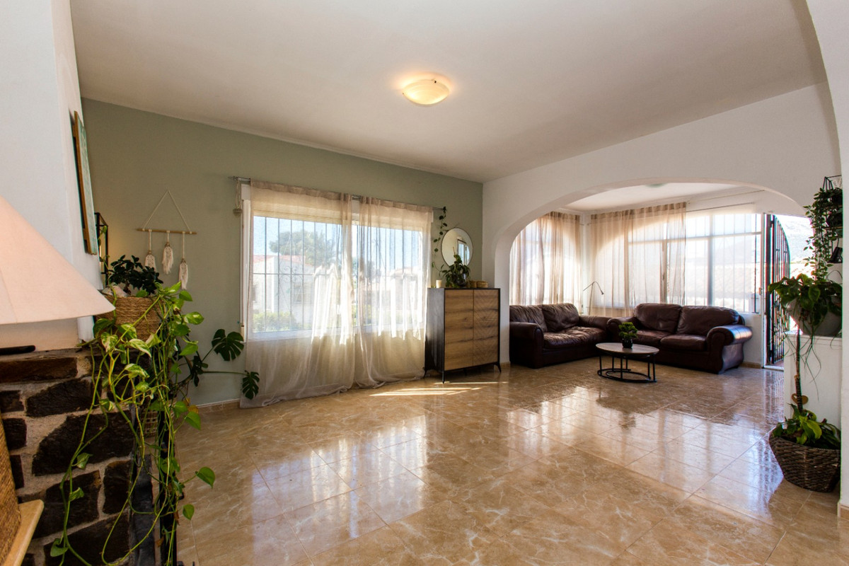 ShowFeedImage House – Detached Villa in Calpe