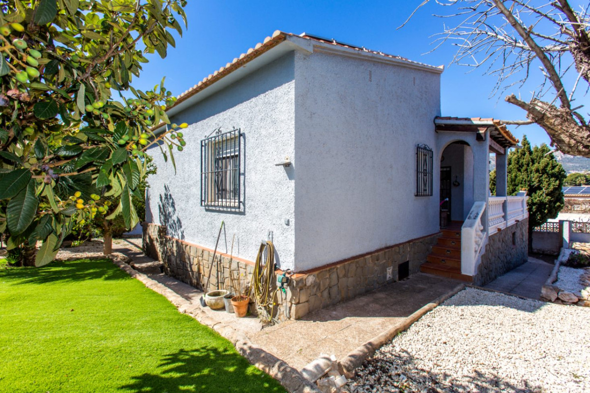 ShowFeedImage House – Detached Villa in Calpe