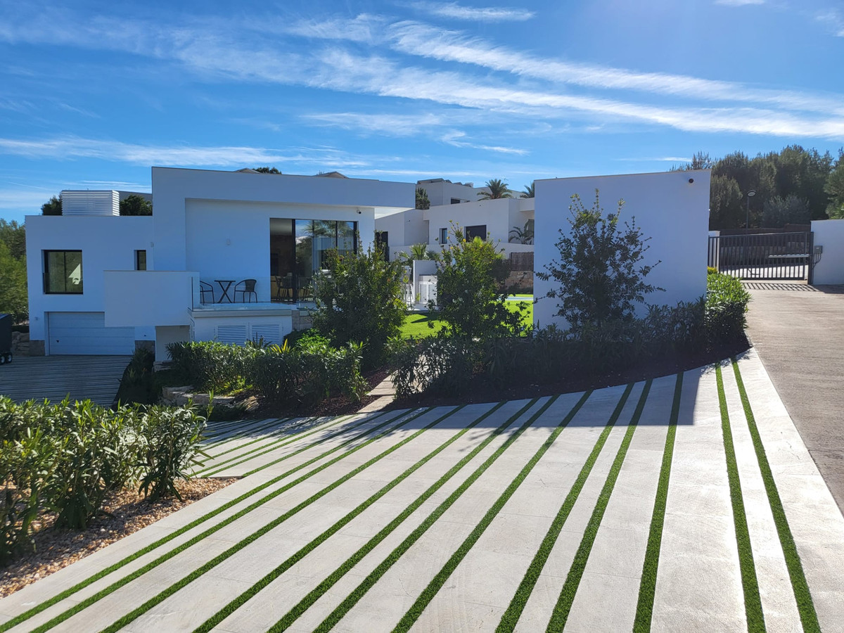 ShowFeedImage House – Detached Villa in Orihuela