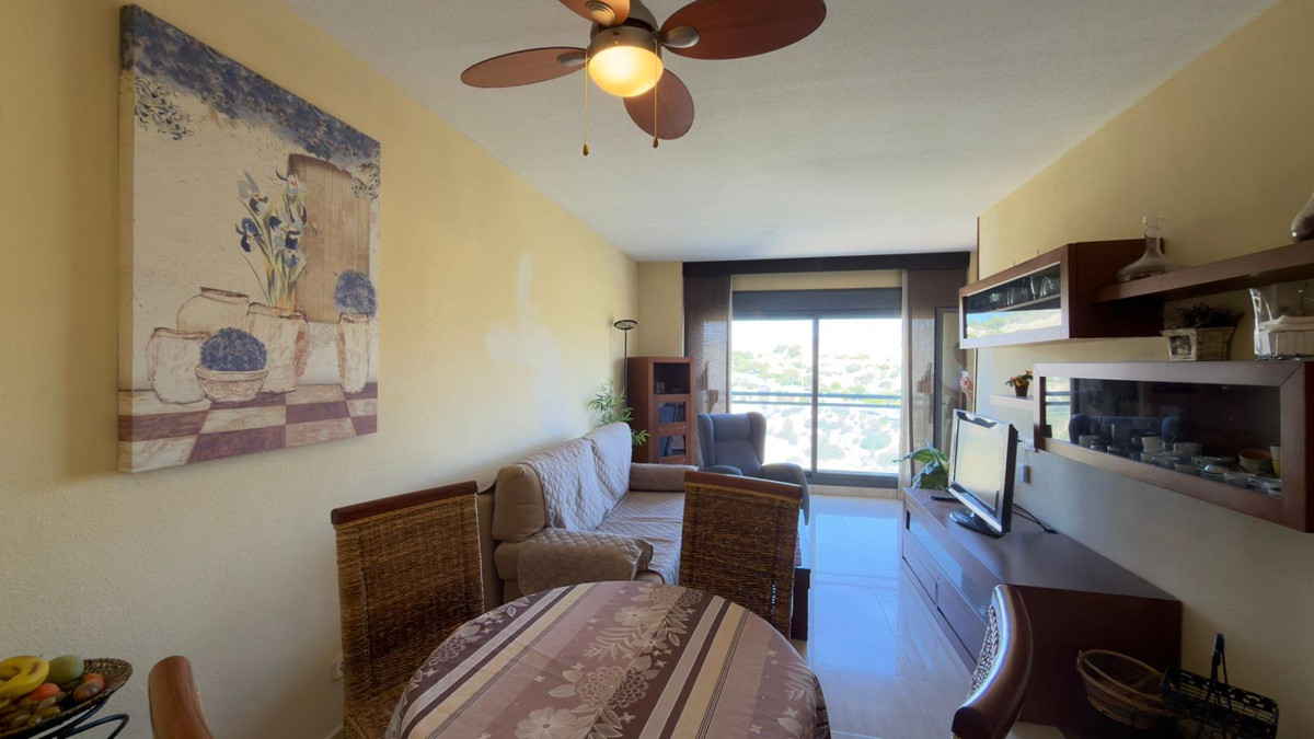 Apartment – Middle Floor Apartment in Villajoyosa