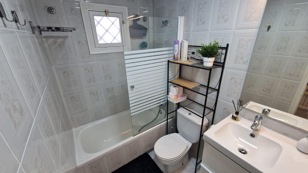 ShowFeedImage Apartment – Middle Floor Studio in Torrevieja