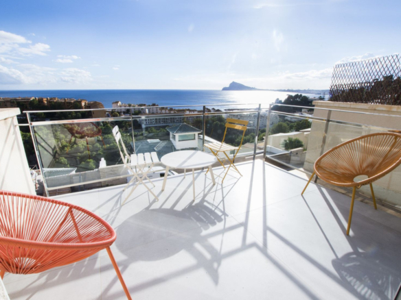 Apartment – Top Floor Apartment in Altea