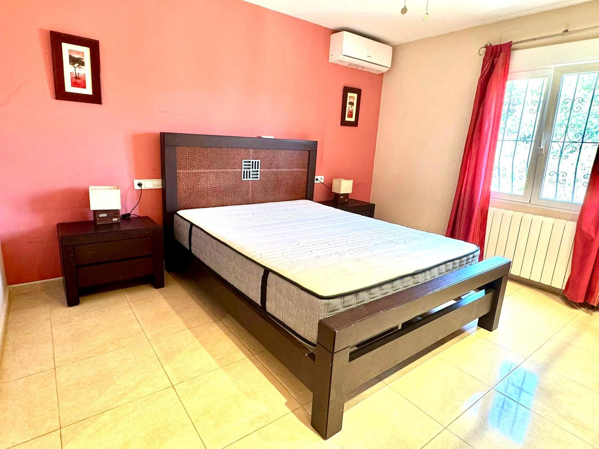 ShowFeedImage House – Detached Villa in Calpe