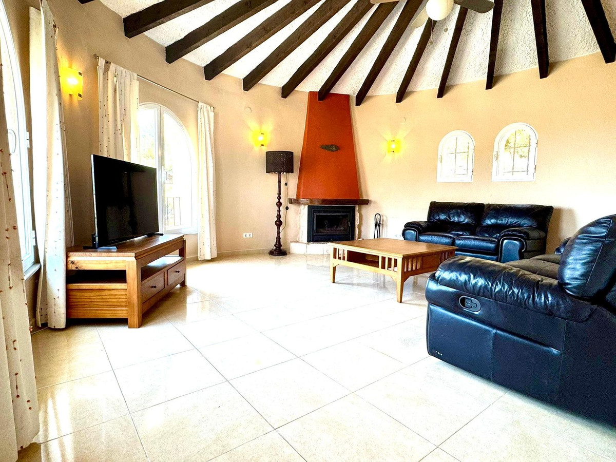 ShowFeedImage House – Detached Villa in Calpe