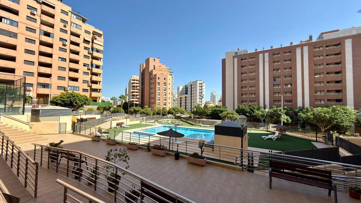 Apartment – Middle Floor Apartment in Villajoyosa