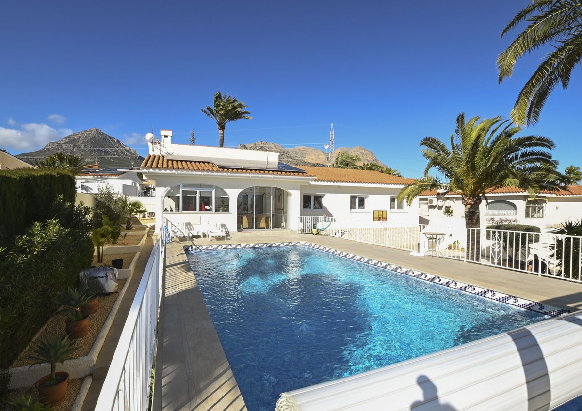 House – Detached Villa in La Nucia