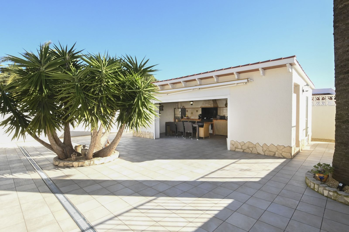 House – Detached Villa in La Nucia