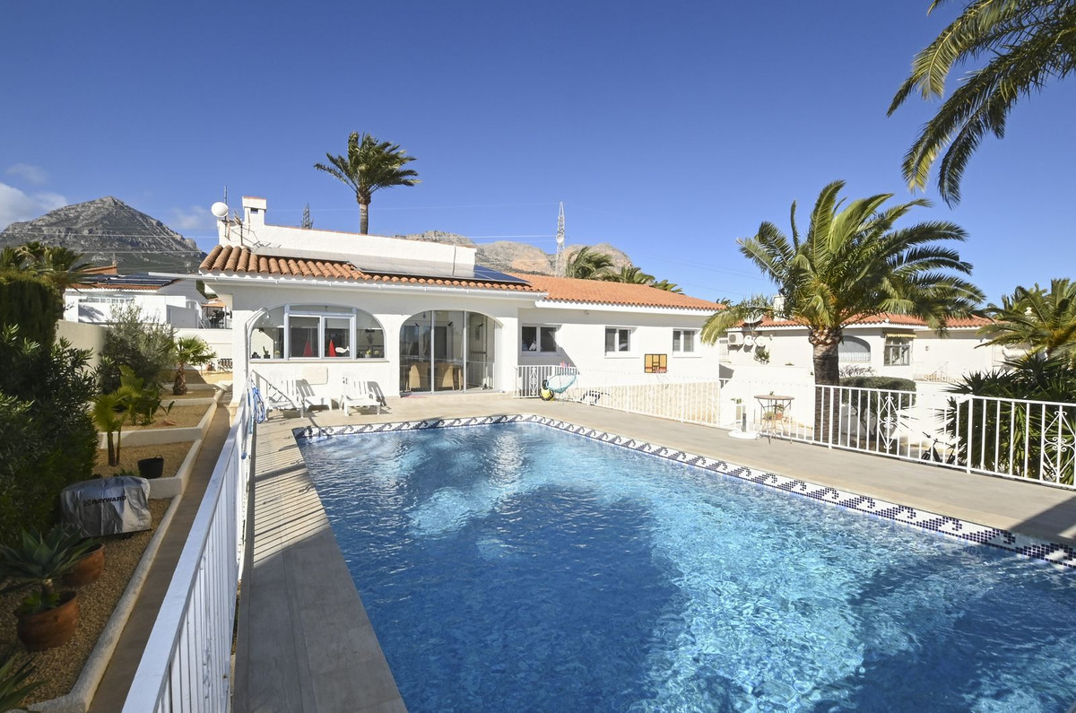 House – Detached Villa in La Nucia